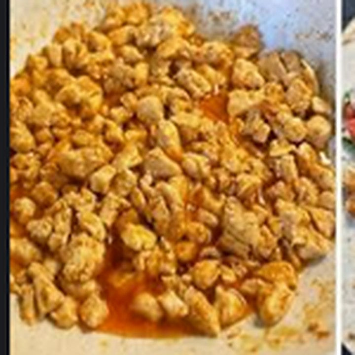 Tavuk Tantuni / Püre — Finely diced spiced chicken tantuni with creamy mashed potatoes.